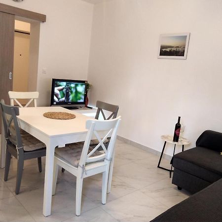 Deluxe Apartment Joia With Balcony On The Beach Bacvice, Free Parking, Old Town, Near Ferry Port Spalato Esterno foto